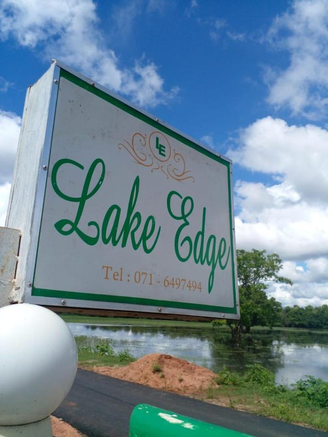lake Edge Dambulla Bagian luar foto