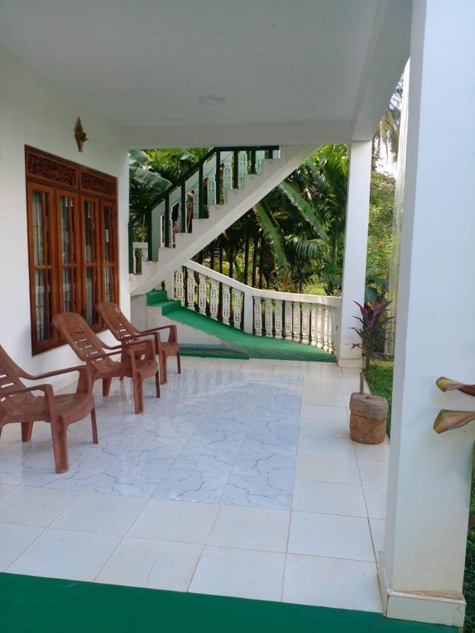lake Edge Dambulla Bagian luar foto